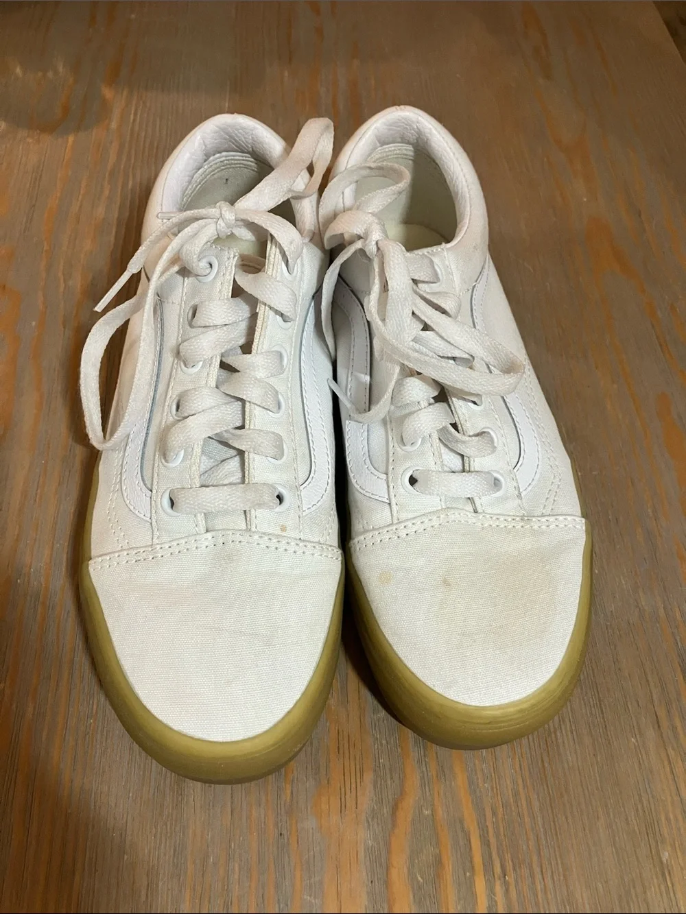 Vans Women's White Canvas Low-Top Sneakers with Gum Sole